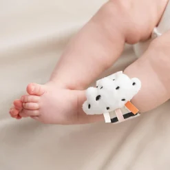 Done by Deer Aktivitetslegetøj>Håndledsranglesæt 2 stk. - Happy clouds - Pudder