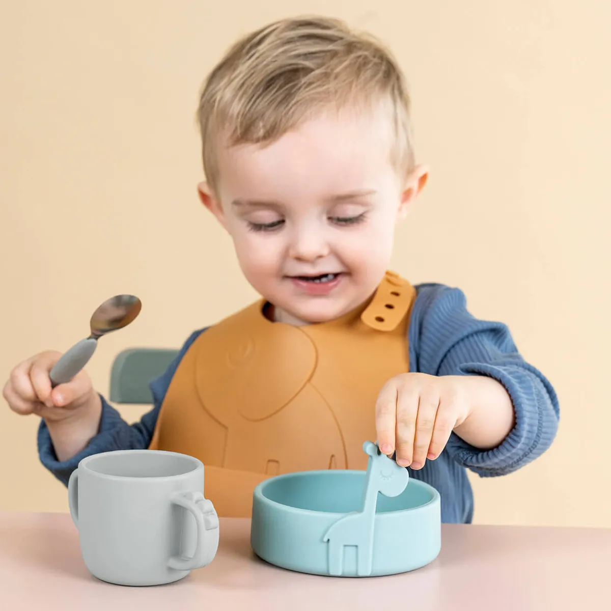 Done by Deer Service|Flasker & Kopper>Peekaboo kop med 2 håndtag - Croco - Grå