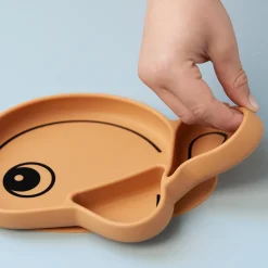 Done by Deer Service>Silikone Stick&Stay tallerken - Wally - Mustard