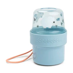 Done by Deer Snack Tid|Madopbevaring>To go 2-way snackbøtte S - Tiny farm - Blå
